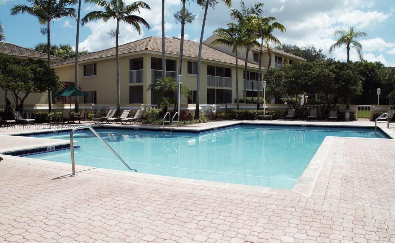 STERLING VILLAGES OF PALM BEACH LAKES CONDO - Residential