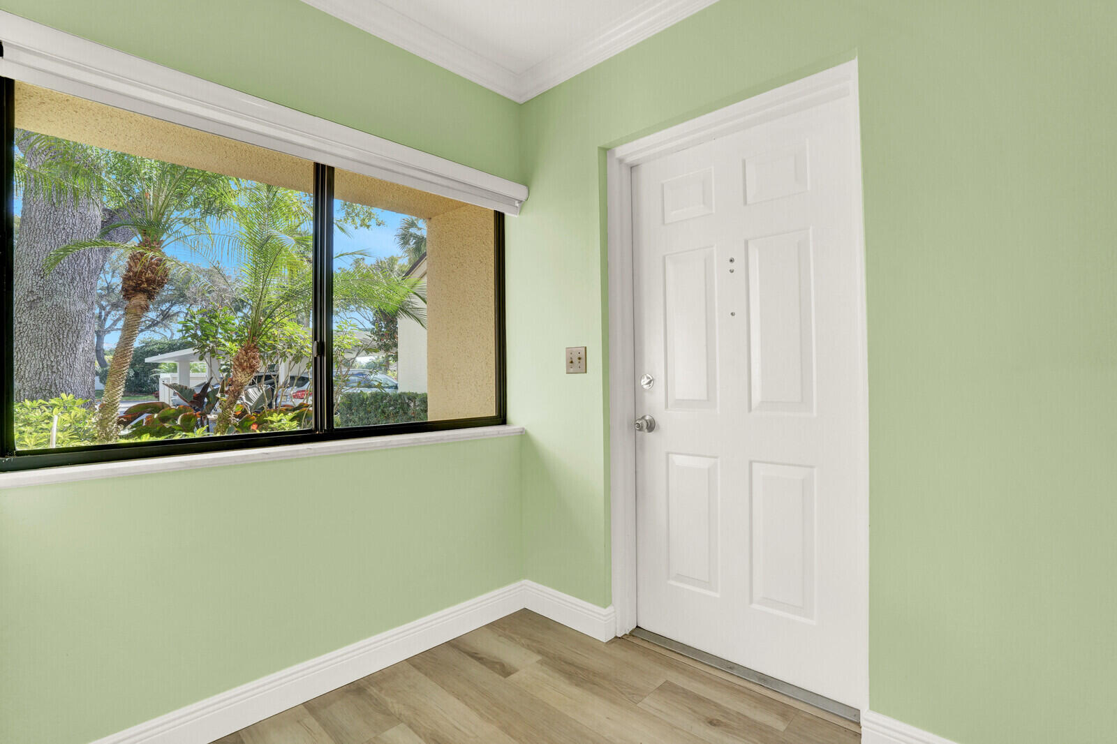 OAK HARBOUR CONDOS - Residential