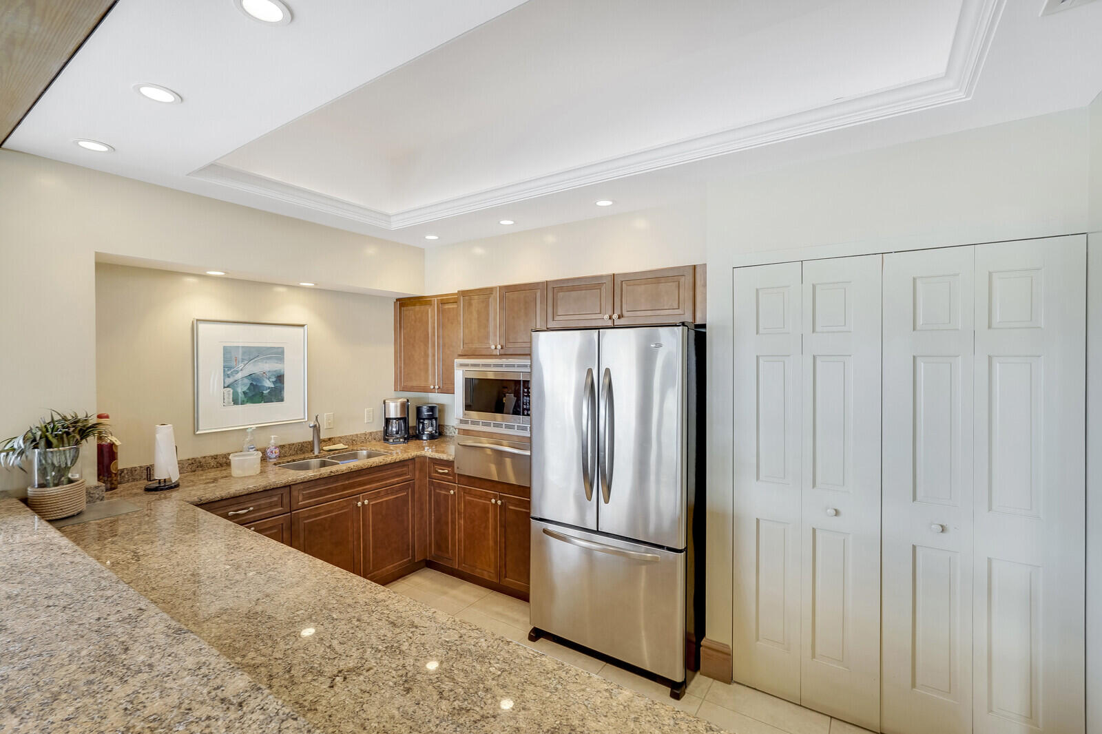 OAK HARBOUR CONDOS - Residential
