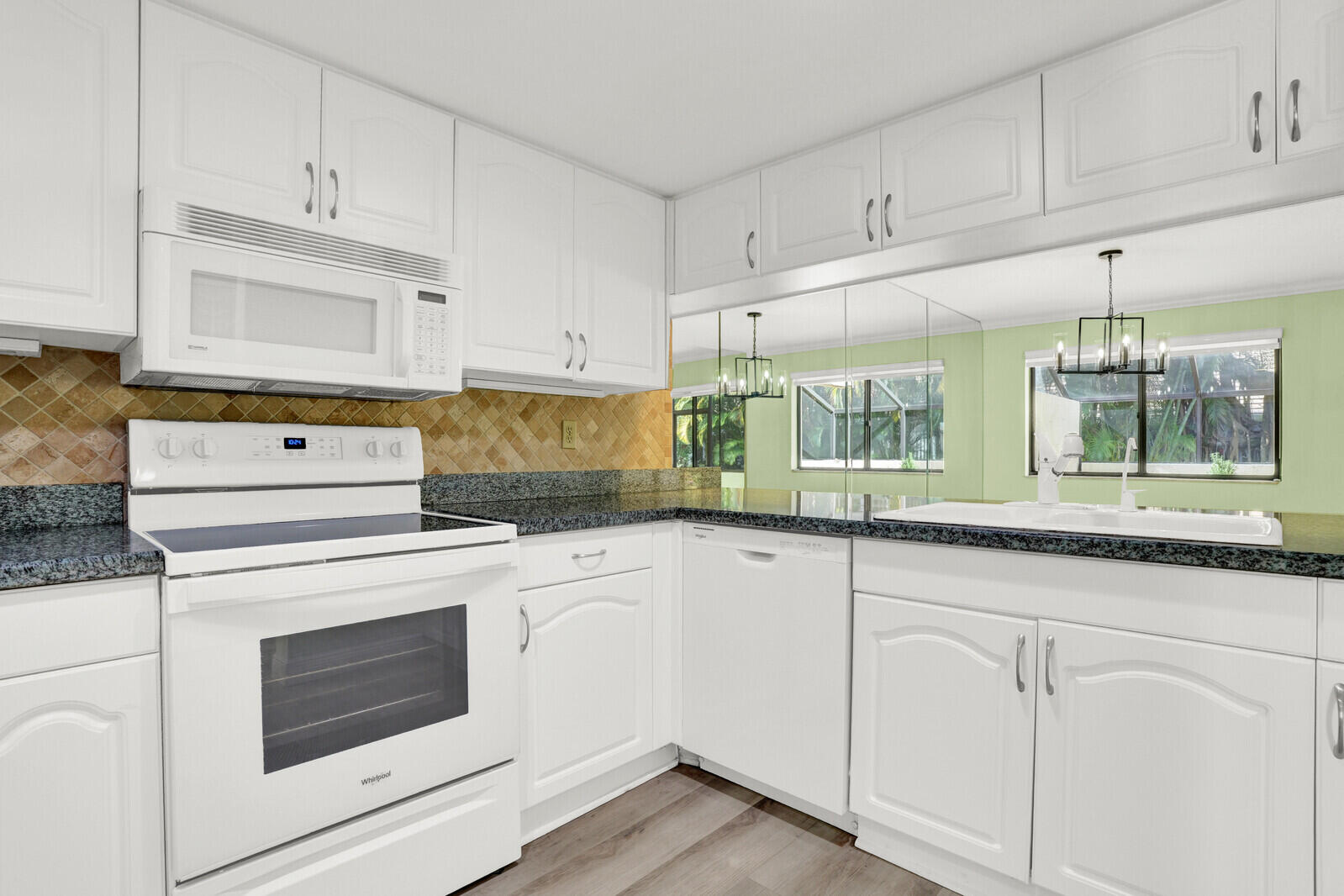 OAK HARBOUR CONDOS - Residential