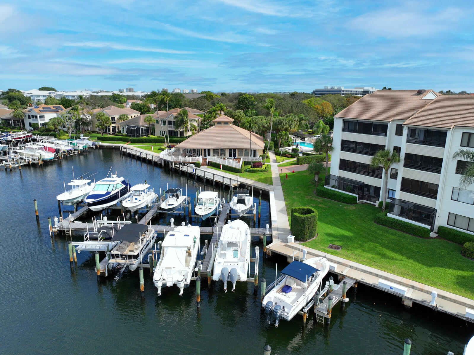 OAK HARBOUR CONDOS - Residential