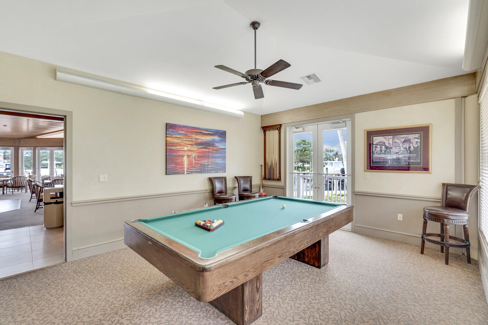 OAK HARBOUR CONDOS - Residential