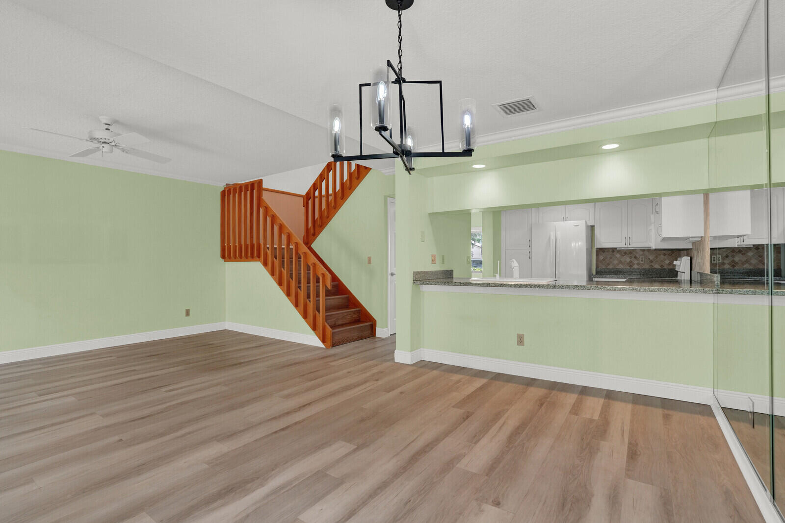 OAK HARBOUR CONDOS - Residential