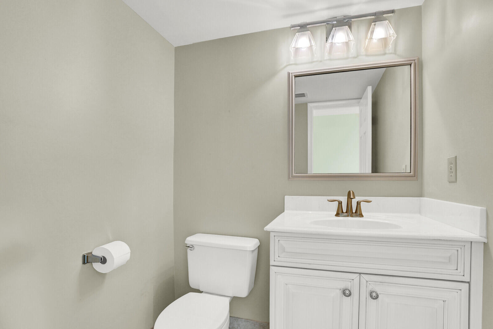 OAK HARBOUR CONDOS - Residential