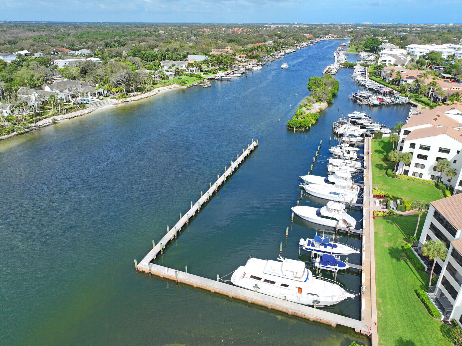 OAK HARBOUR CONDOS - Residential