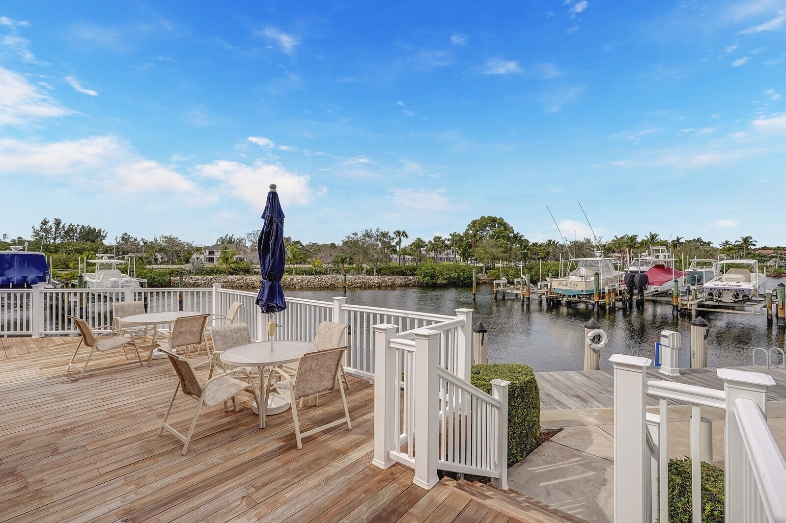 OAK HARBOUR CONDOS - Residential