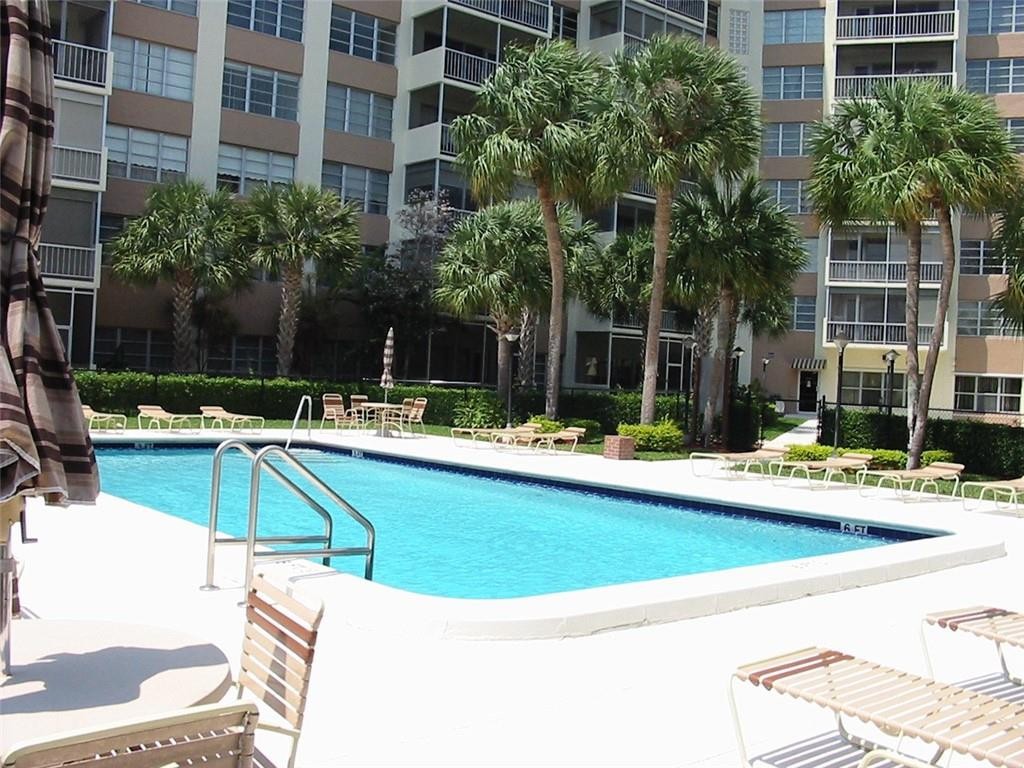 COUNTRY CLUB TOWER - Residential