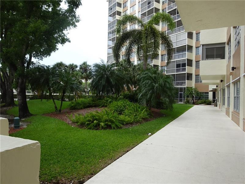 COUNTRY CLUB TOWER - Residential
