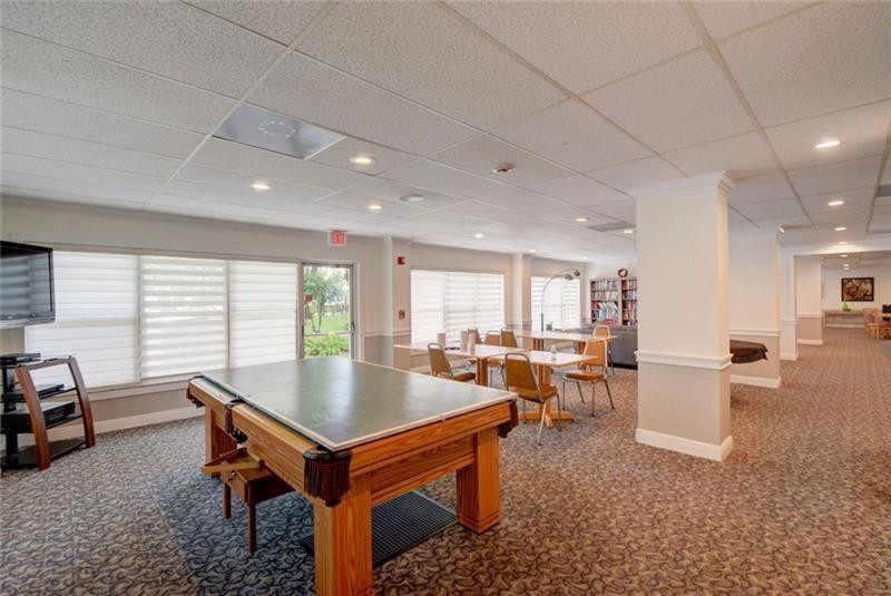 COUNTRY CLUB TOWER - Residential