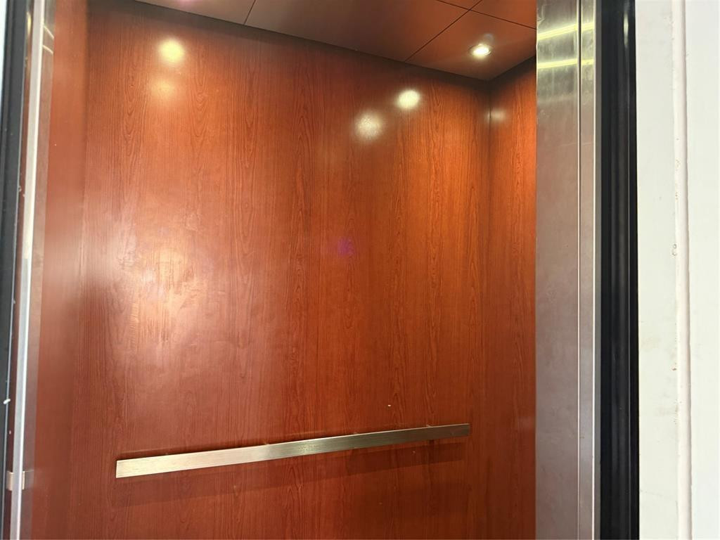 PALM ROYAL APTS INC CONDO - Residential Lease