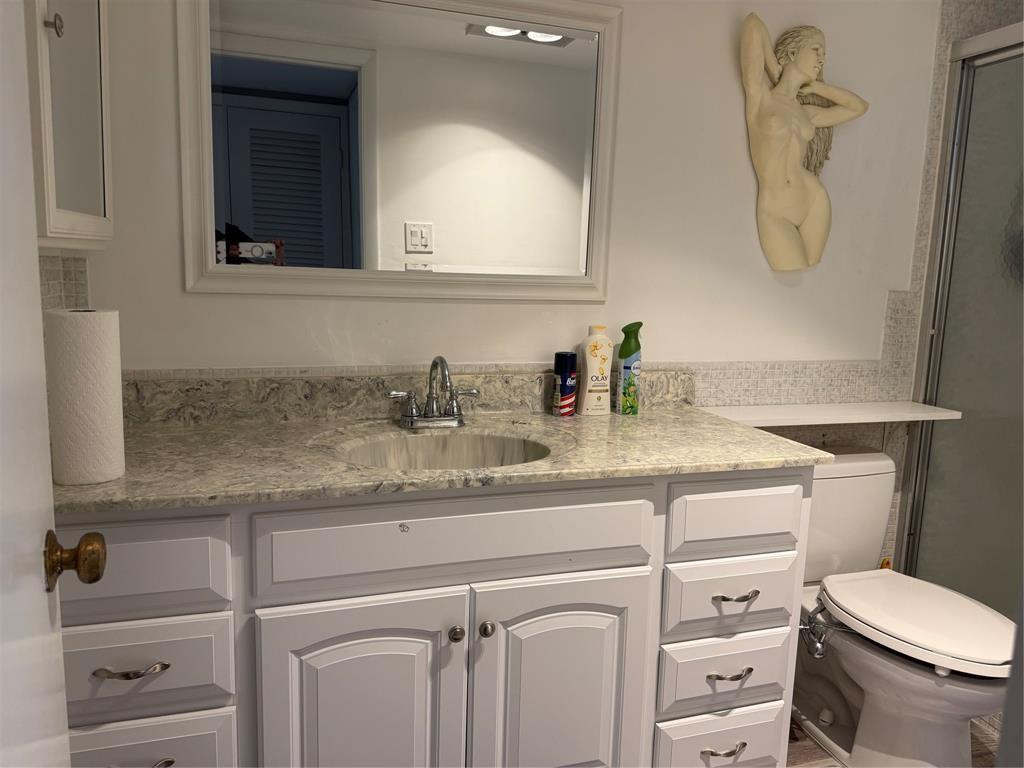 PALM ROYAL APTS INC CONDO - Residential Lease