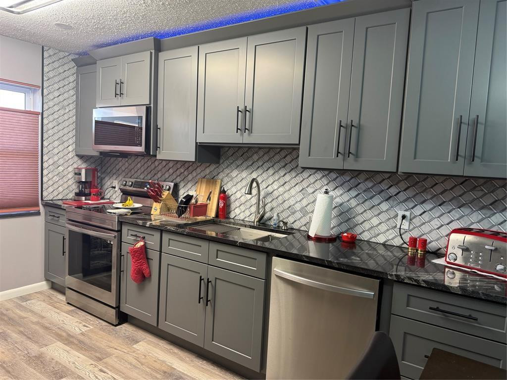 PALM ROYAL APTS INC CONDO - Residential Lease