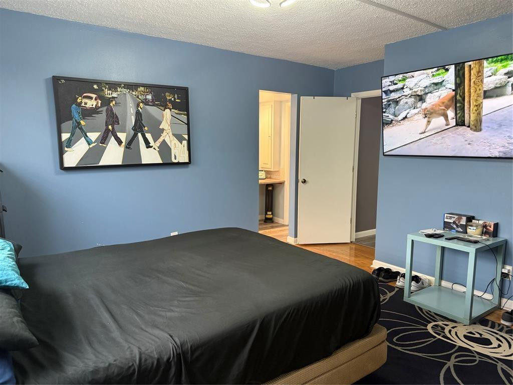 PALM ROYAL APTS INC CONDO - Residential Lease