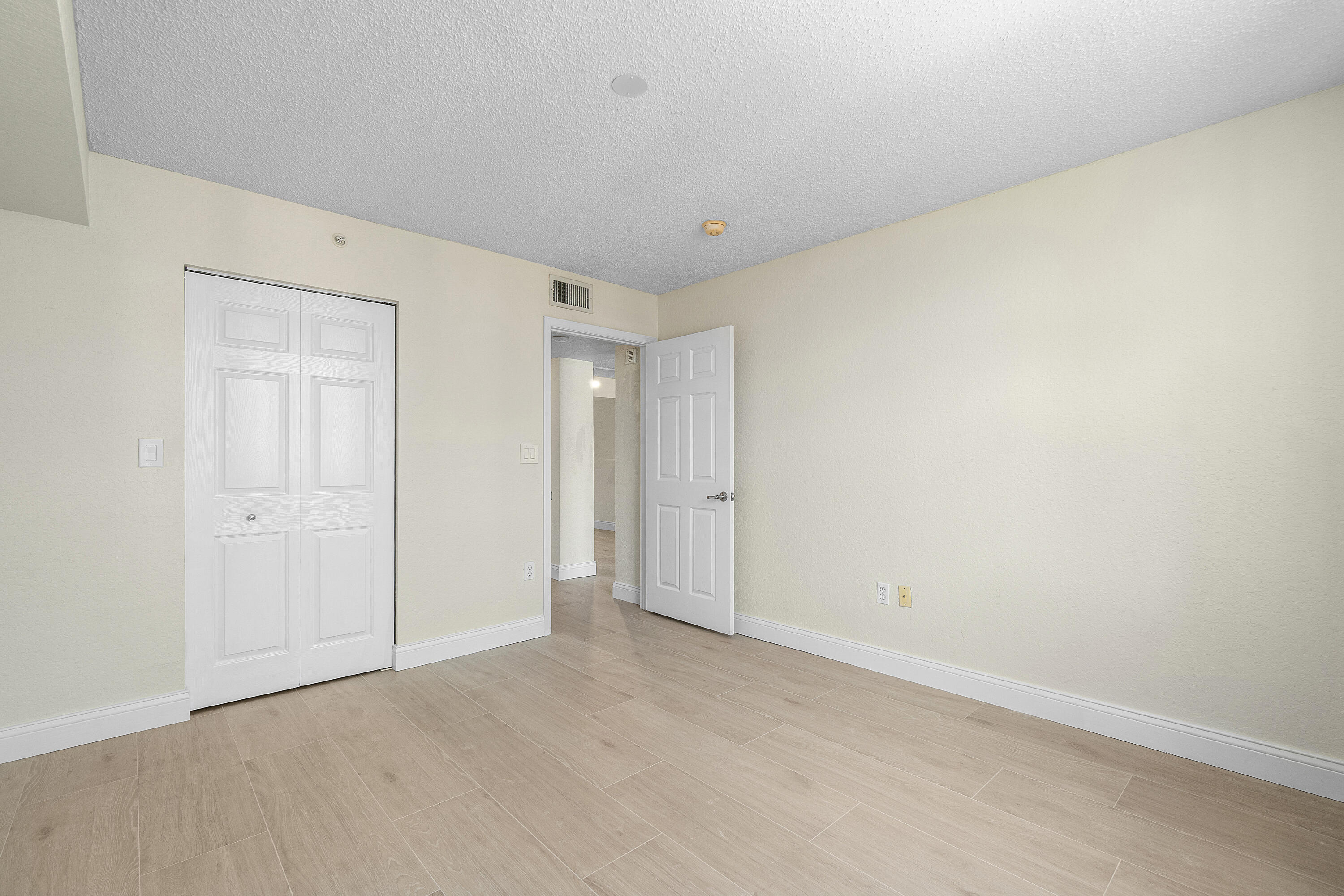FLAGLER POINTE CONDO - Residential Lease