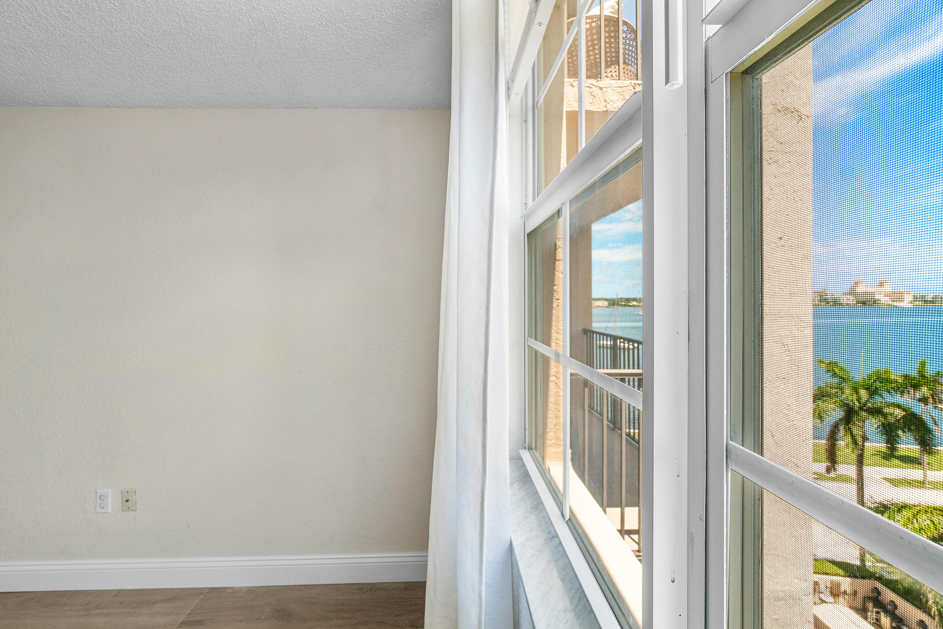 FLAGLER POINTE CONDO - Residential Lease