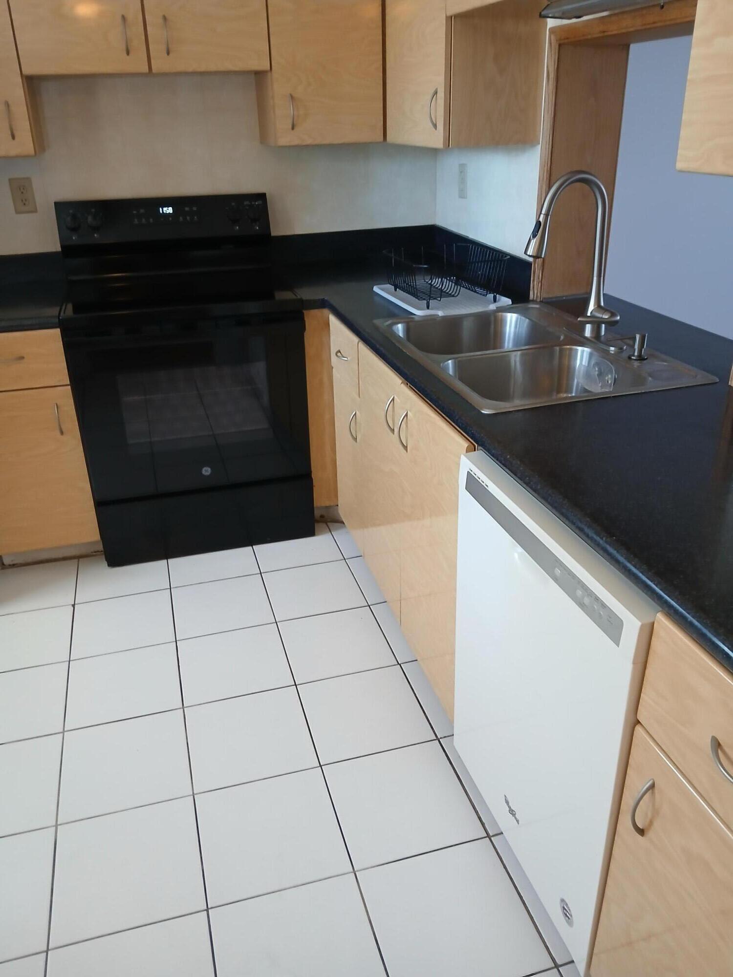 ISLANDS-MARTINIQUE CONDO - Residential Lease