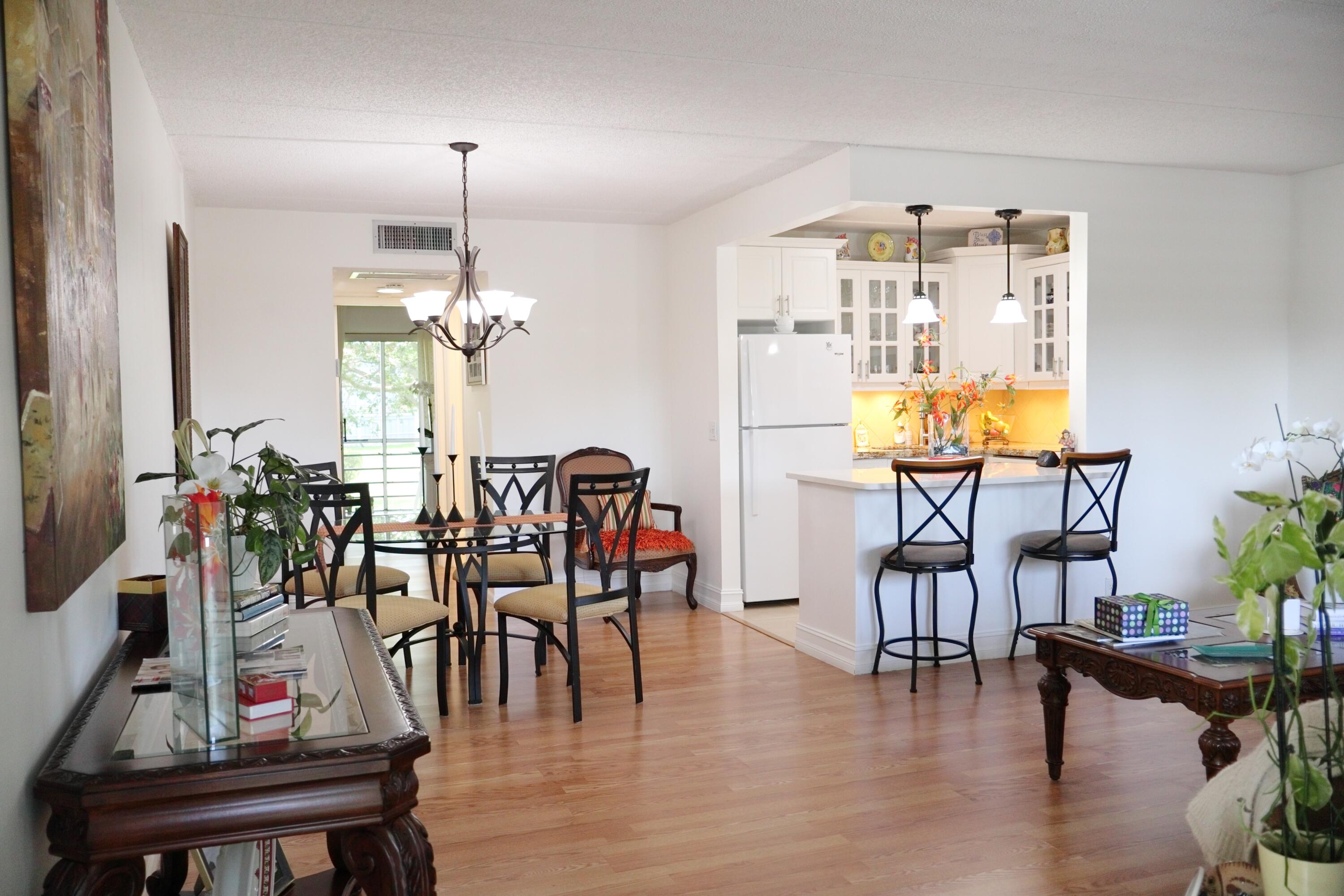 REGAL PALMS TRAFALGAR CONDO - Residential