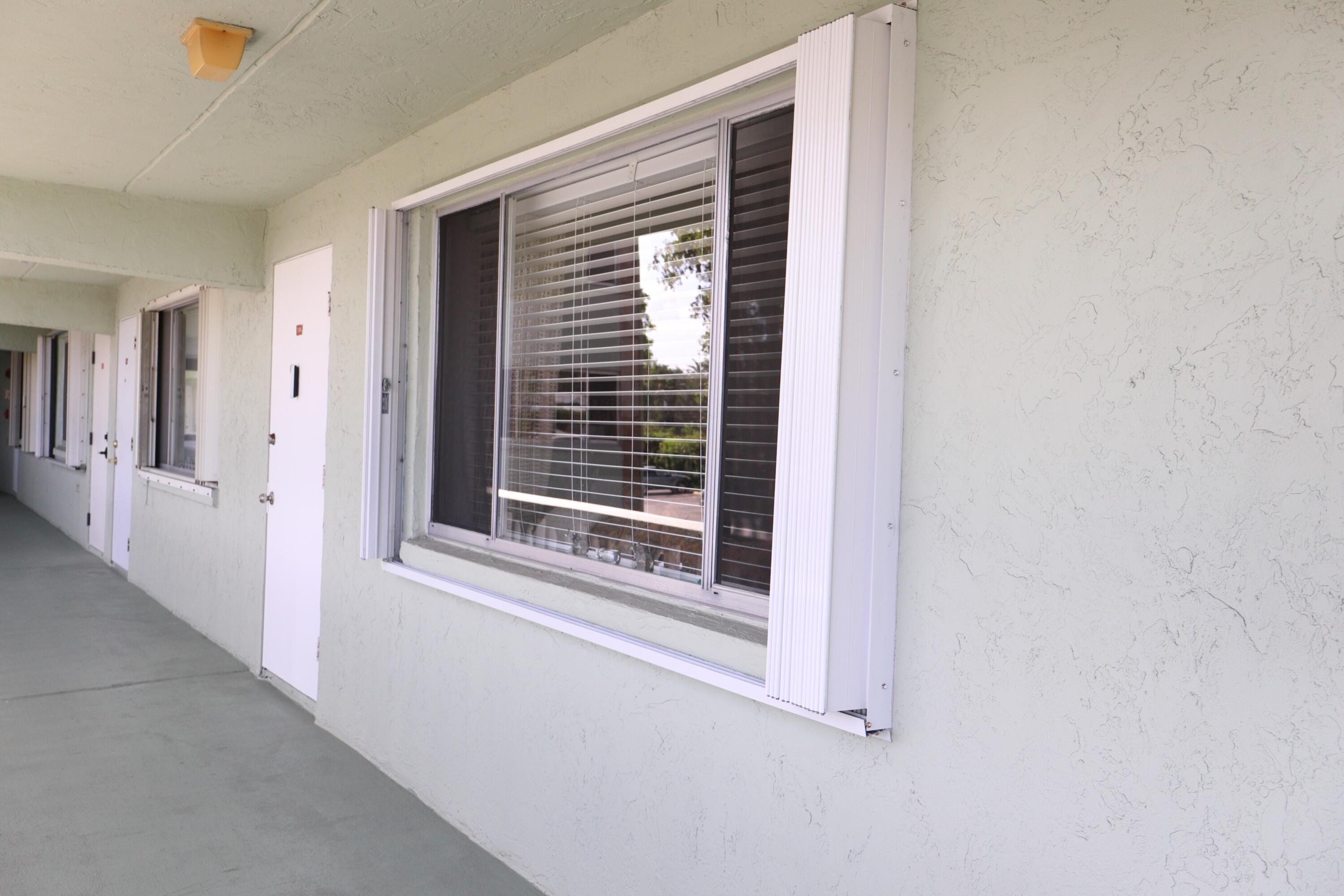REGAL PALMS TRAFALGAR CONDO - Residential