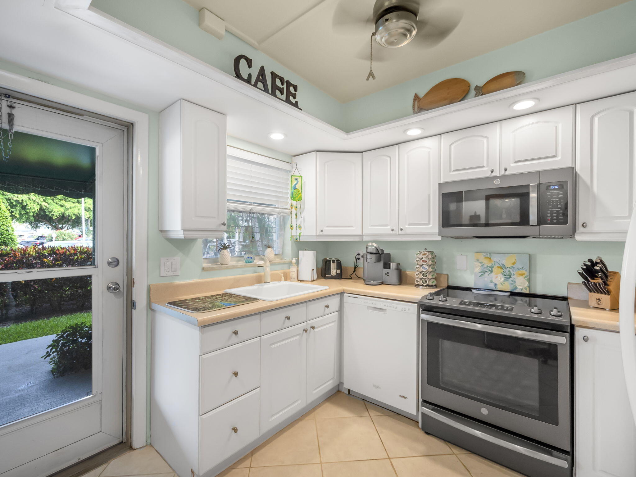LANDINGS CONDO LT - Residential