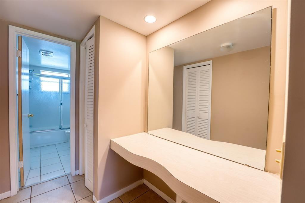 HILLCREST - Residential Lease