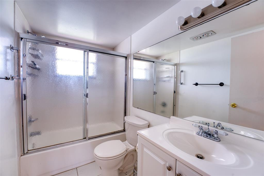 HILLCREST - Residential Lease