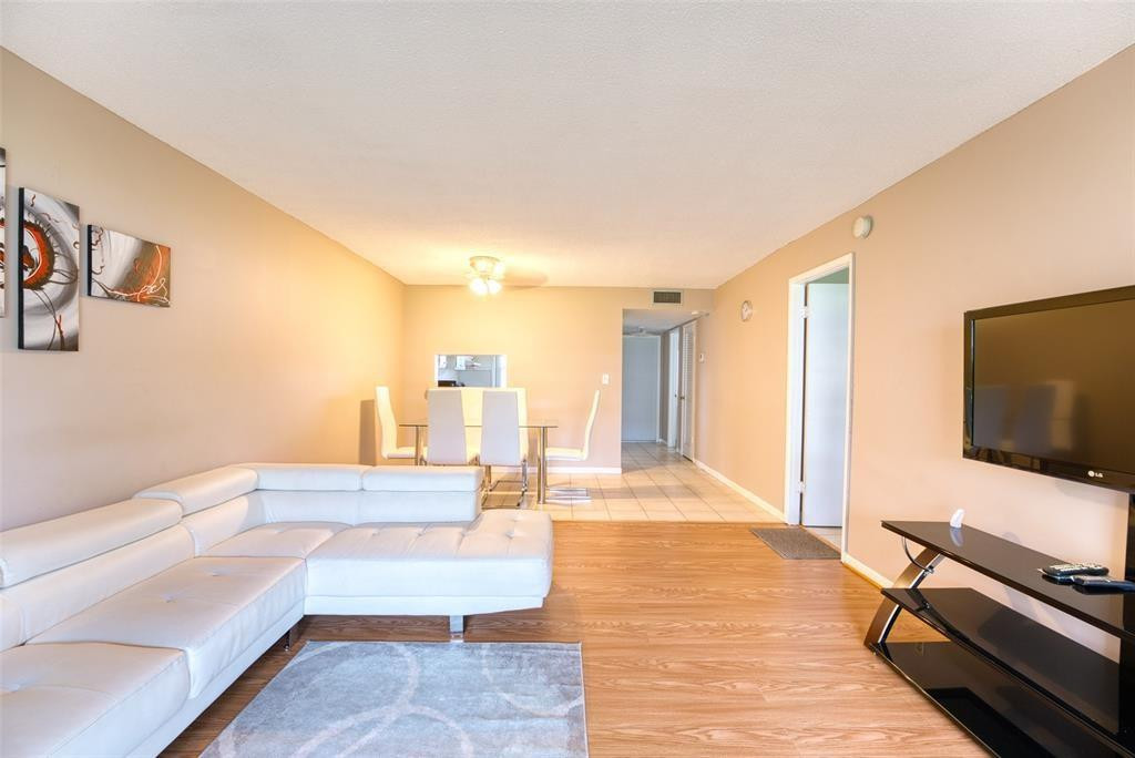 HILLCREST - Residential Lease