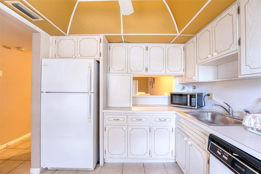 HILLCREST - Residential Lease