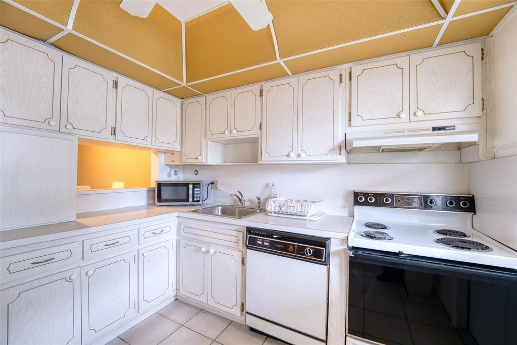HILLCREST - Residential Lease
