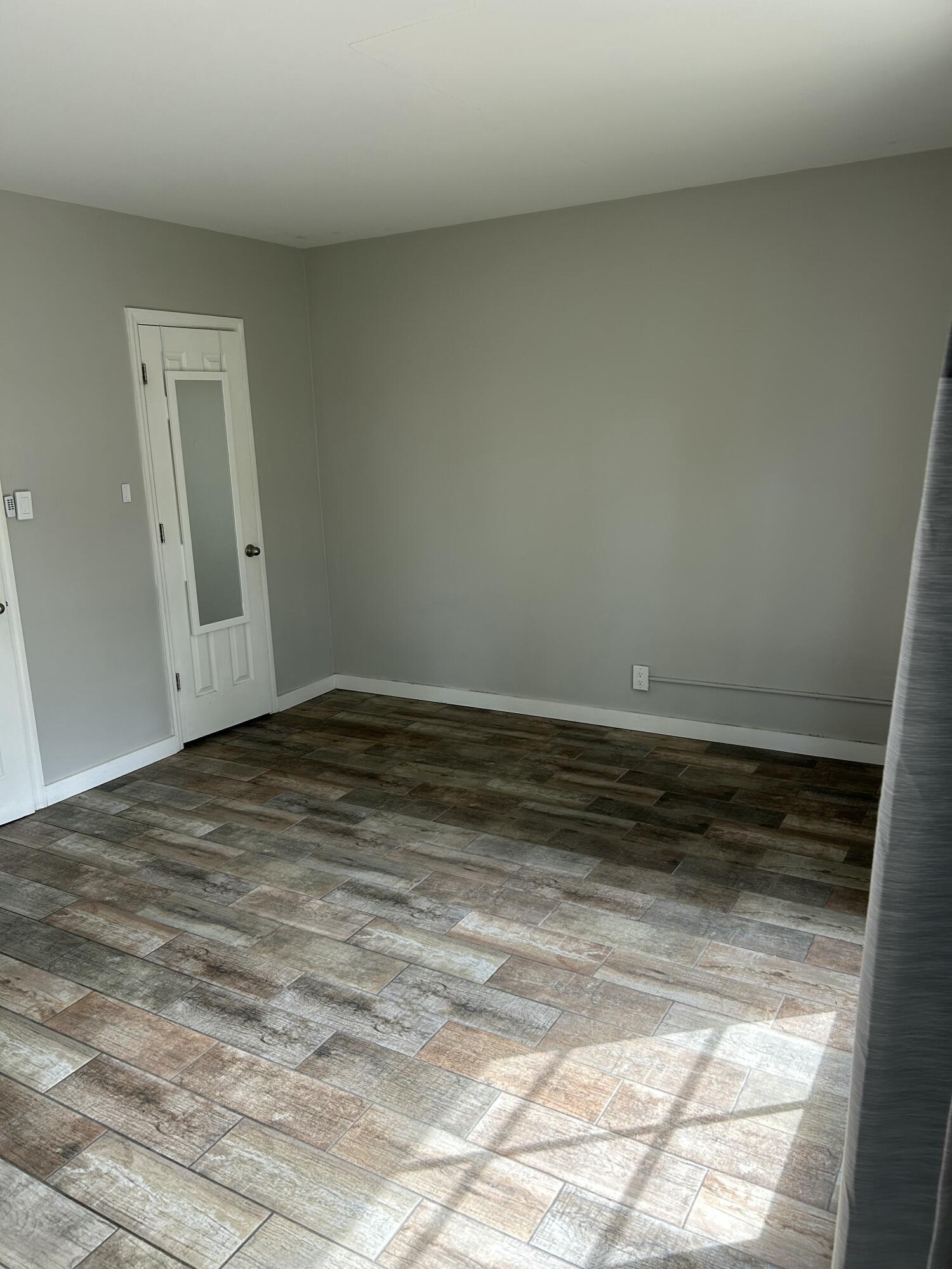 LAKE WORTH TOWN OF - Residential Lease