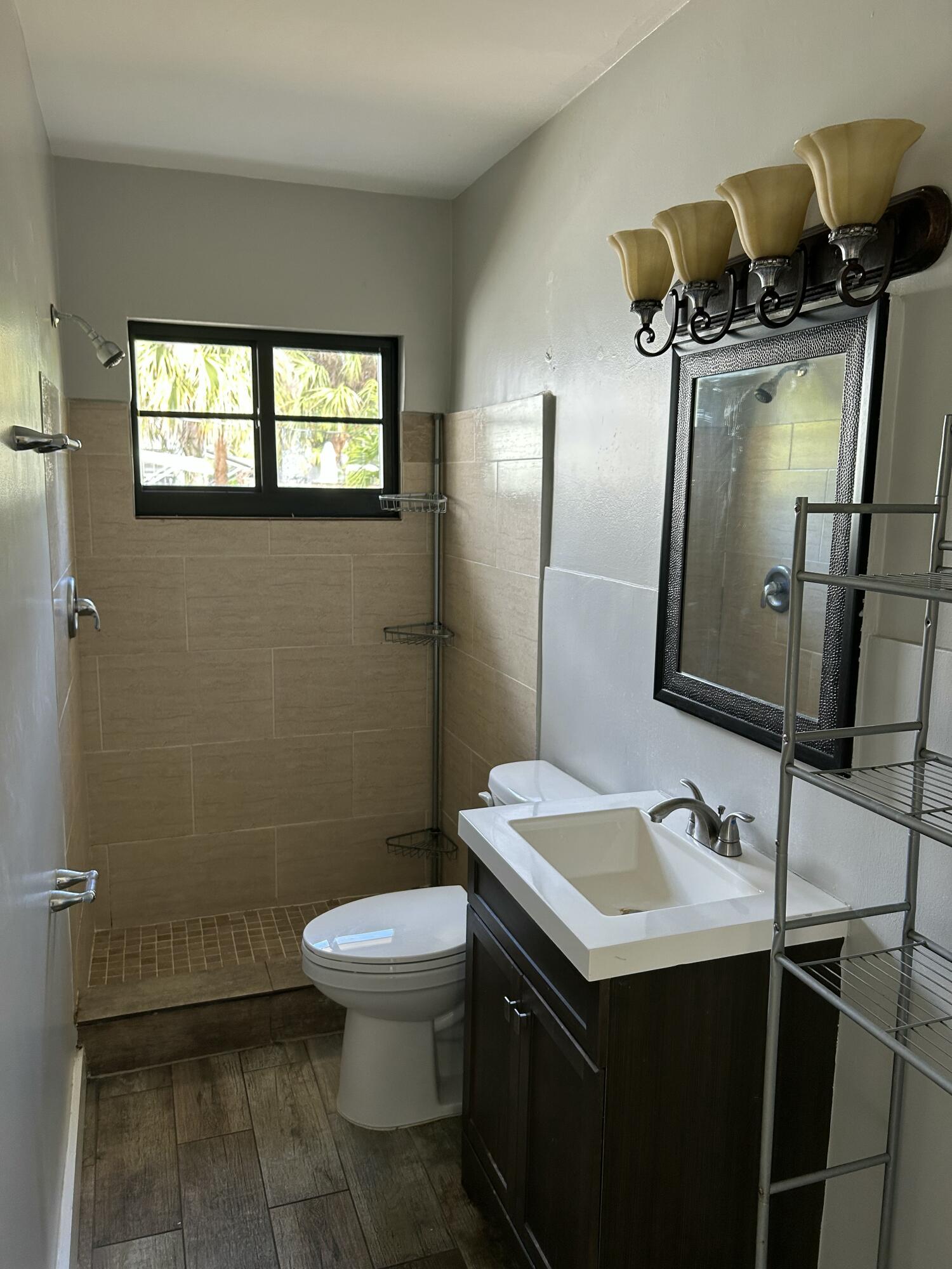 LAKE WORTH TOWN OF - Residential Lease