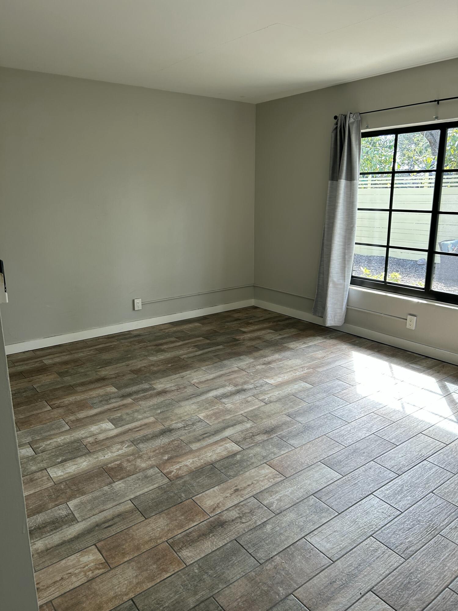 LAKE WORTH TOWN OF - Residential Lease