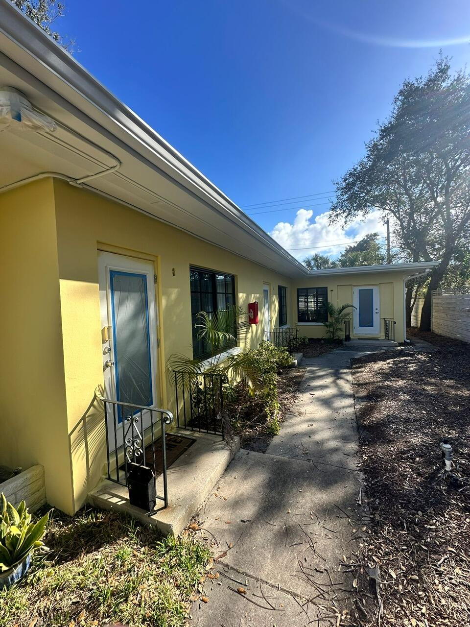 LAKE WORTH TOWN OF - Residential Lease