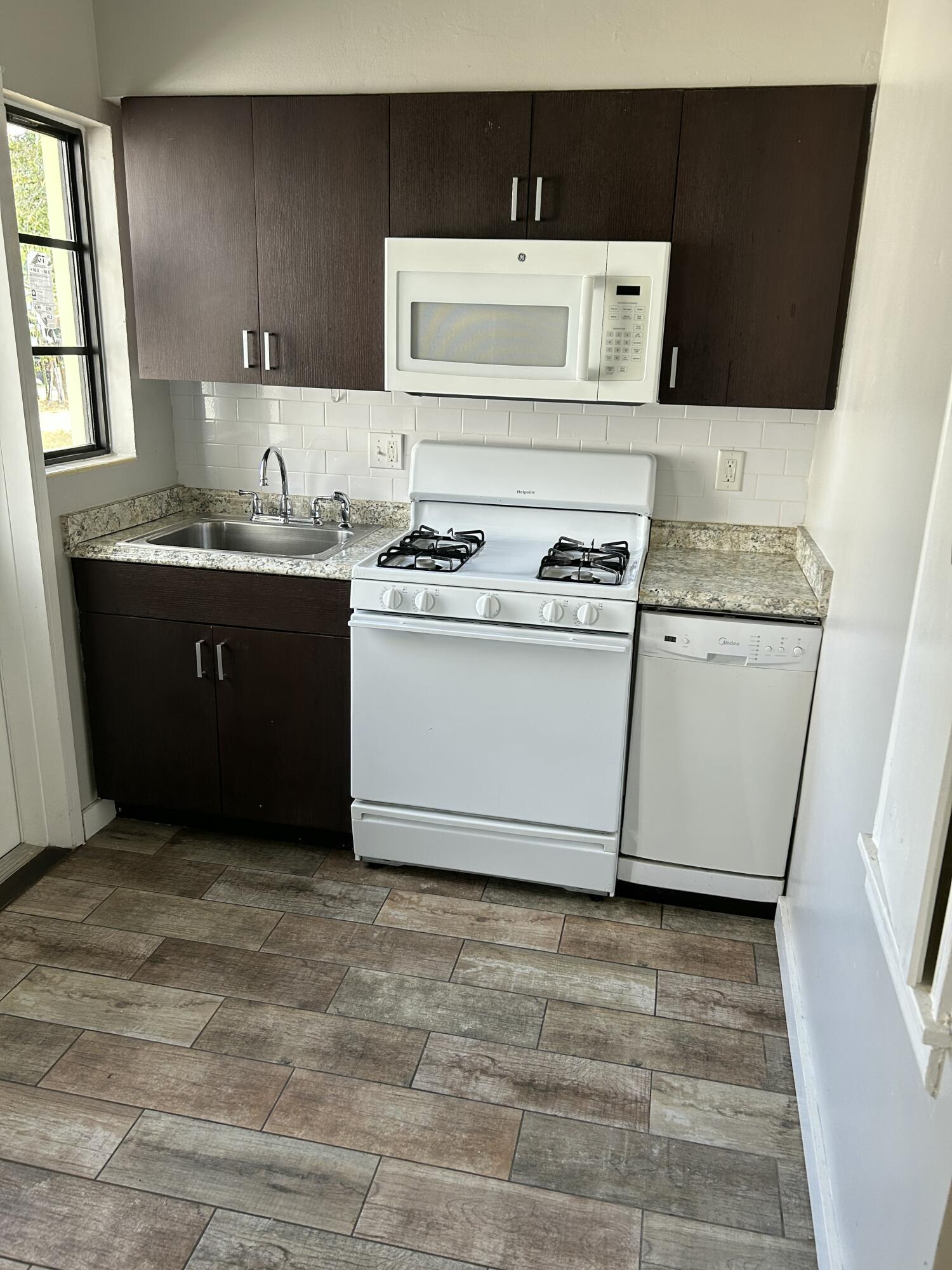 LAKE WORTH TOWN OF - Residential Lease