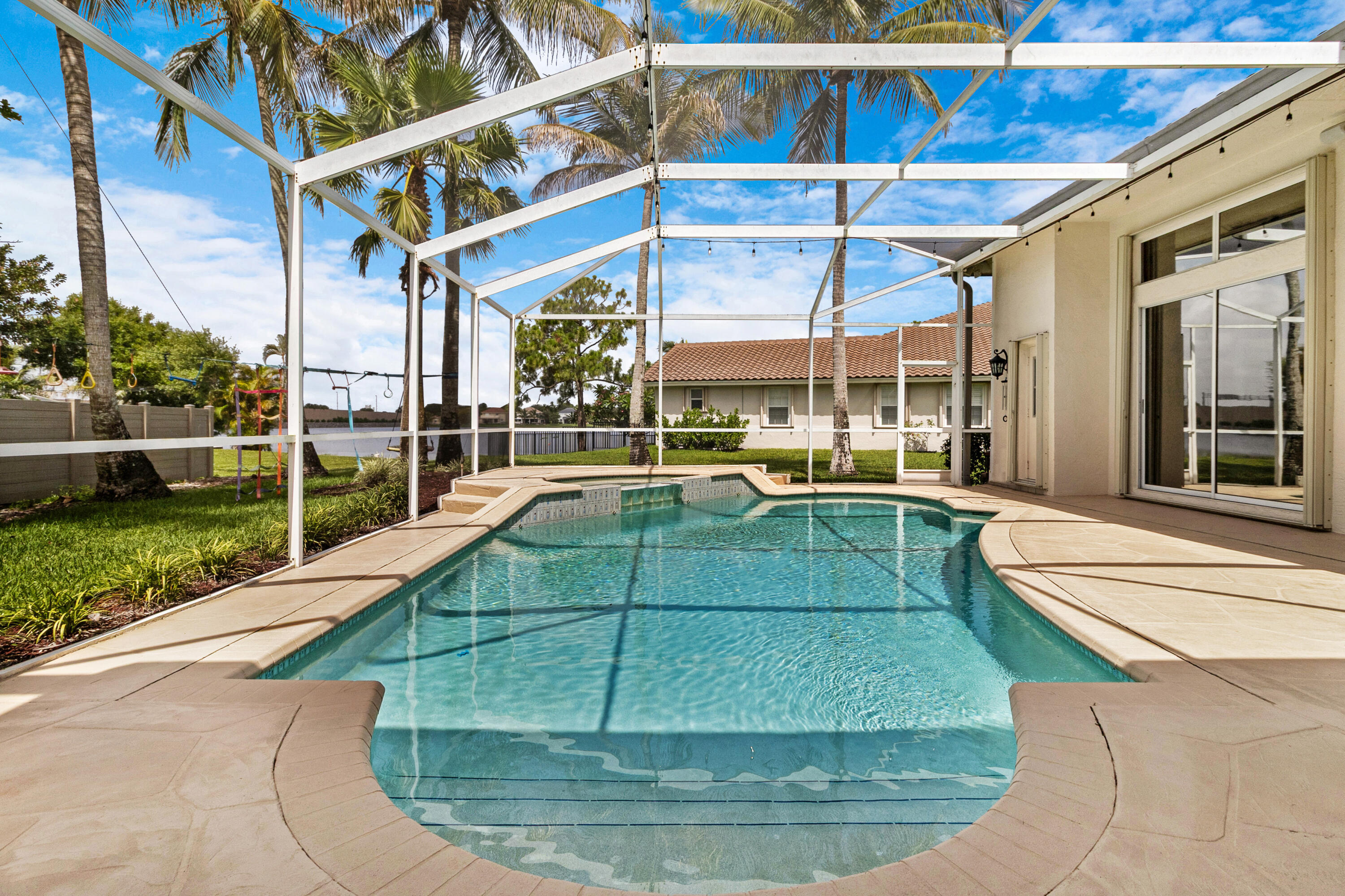 LANDINGS OF PARKLAND - Residential