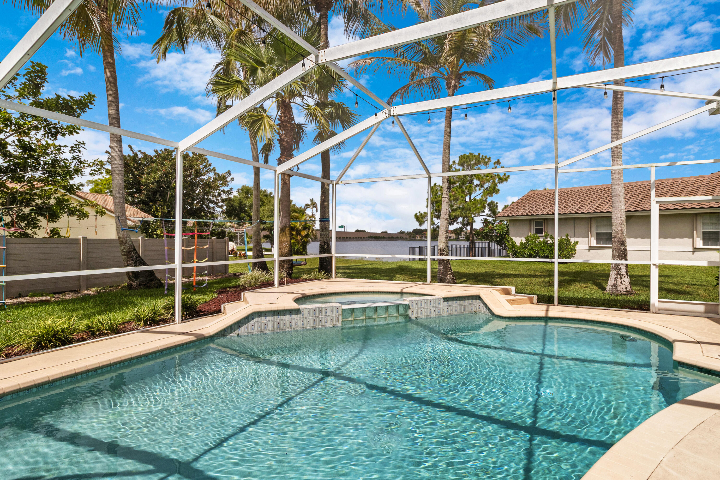 LANDINGS OF PARKLAND - Residential