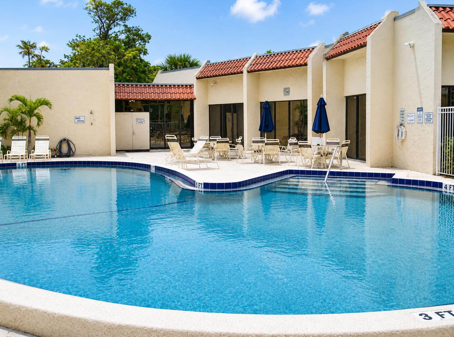 ISLAND HOUSE CONDOMINIUM PHASE I - Residential