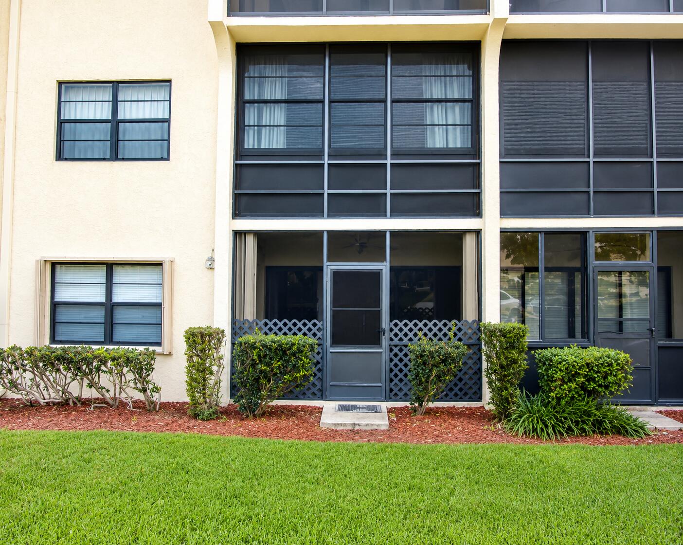 ISLAND HOUSE CONDOMINIUM PHASE I - Residential