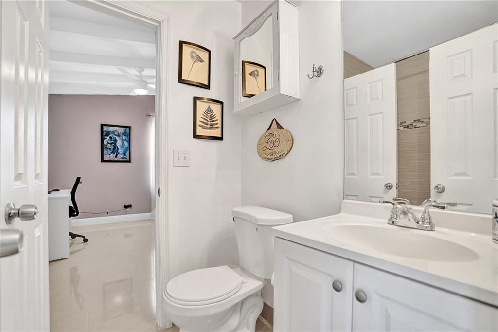 Lauderdale Isles 2 35-33 - Residential