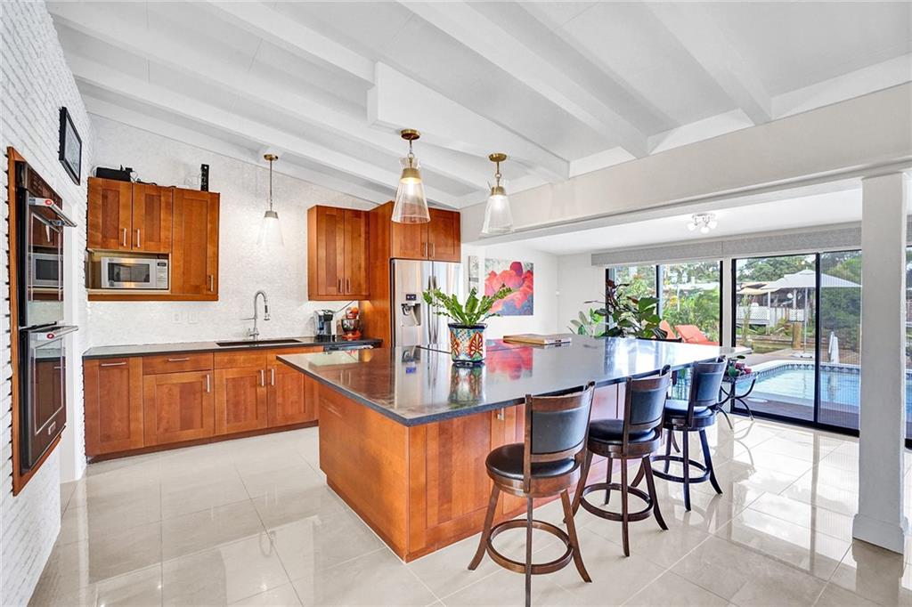 Lauderdale Isles 2 35-33 - Residential