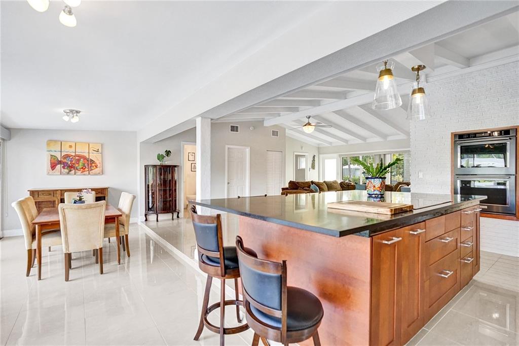Lauderdale Isles 2 35-33 - Residential