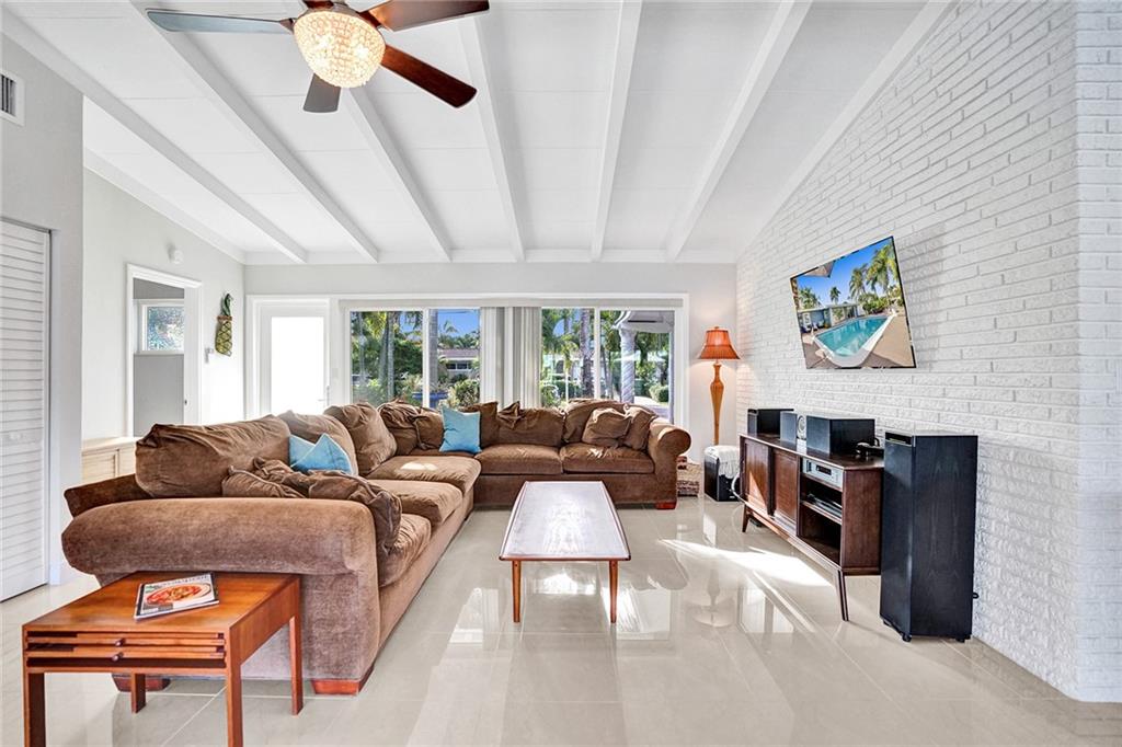 Lauderdale Isles 2 35-33 - Residential