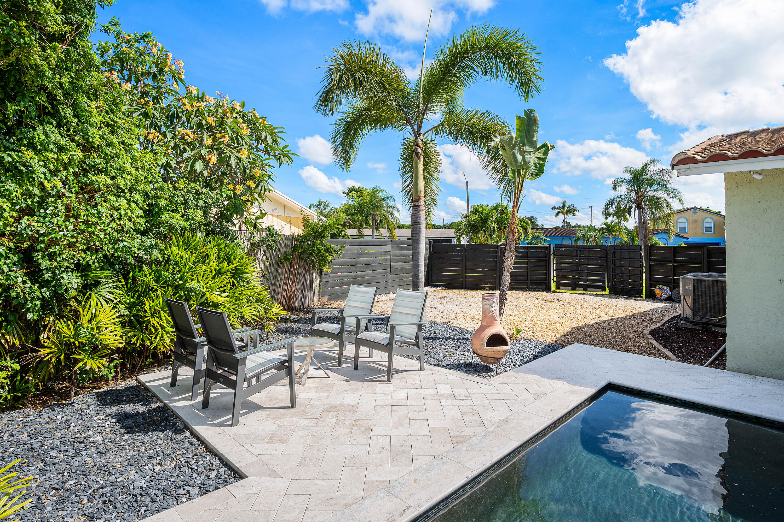 NORTH PALM BEACH VILLAGE OF 4 - Residential