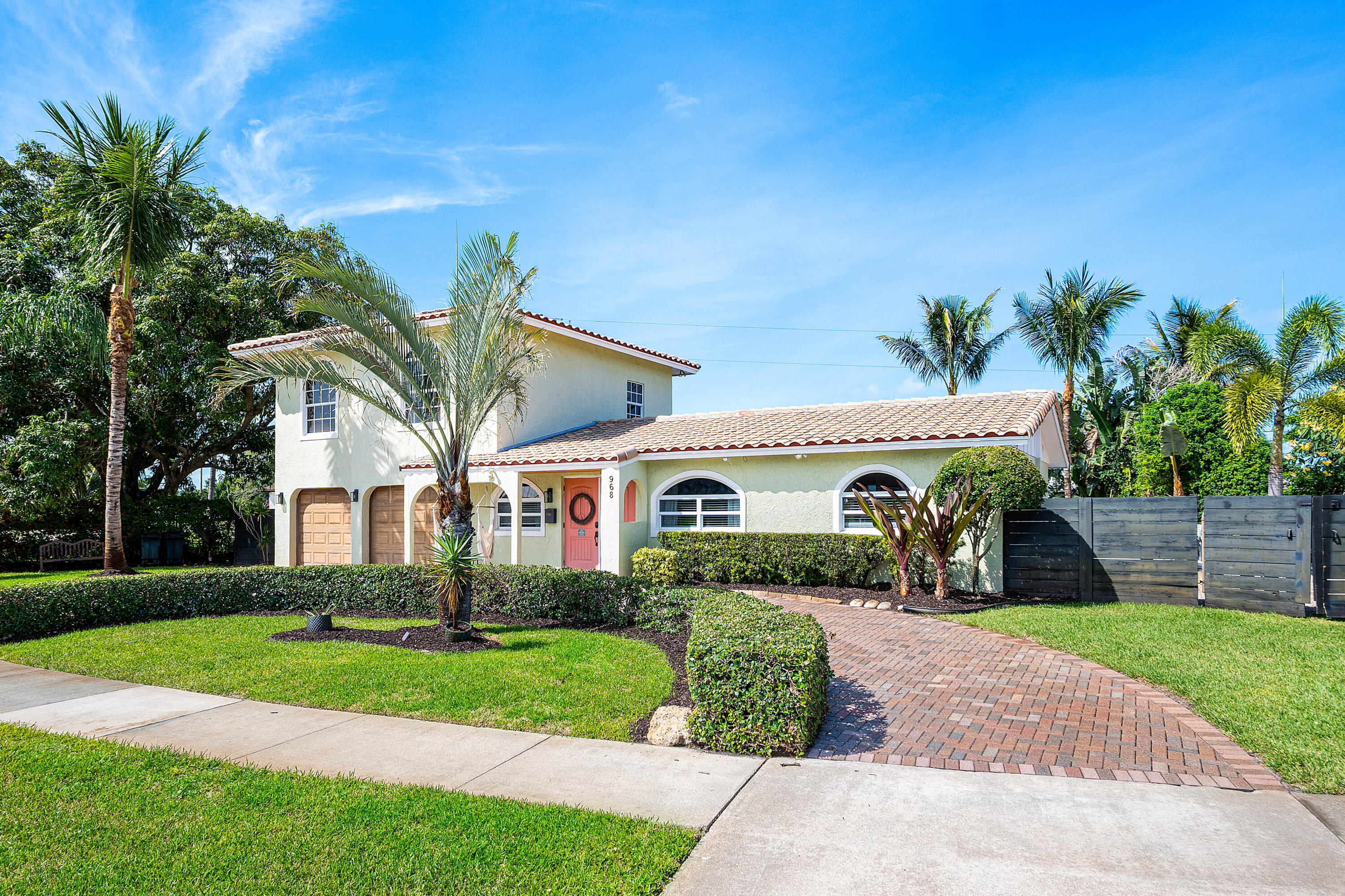 NORTH PALM BEACH VILLAGE OF 4 - Residential