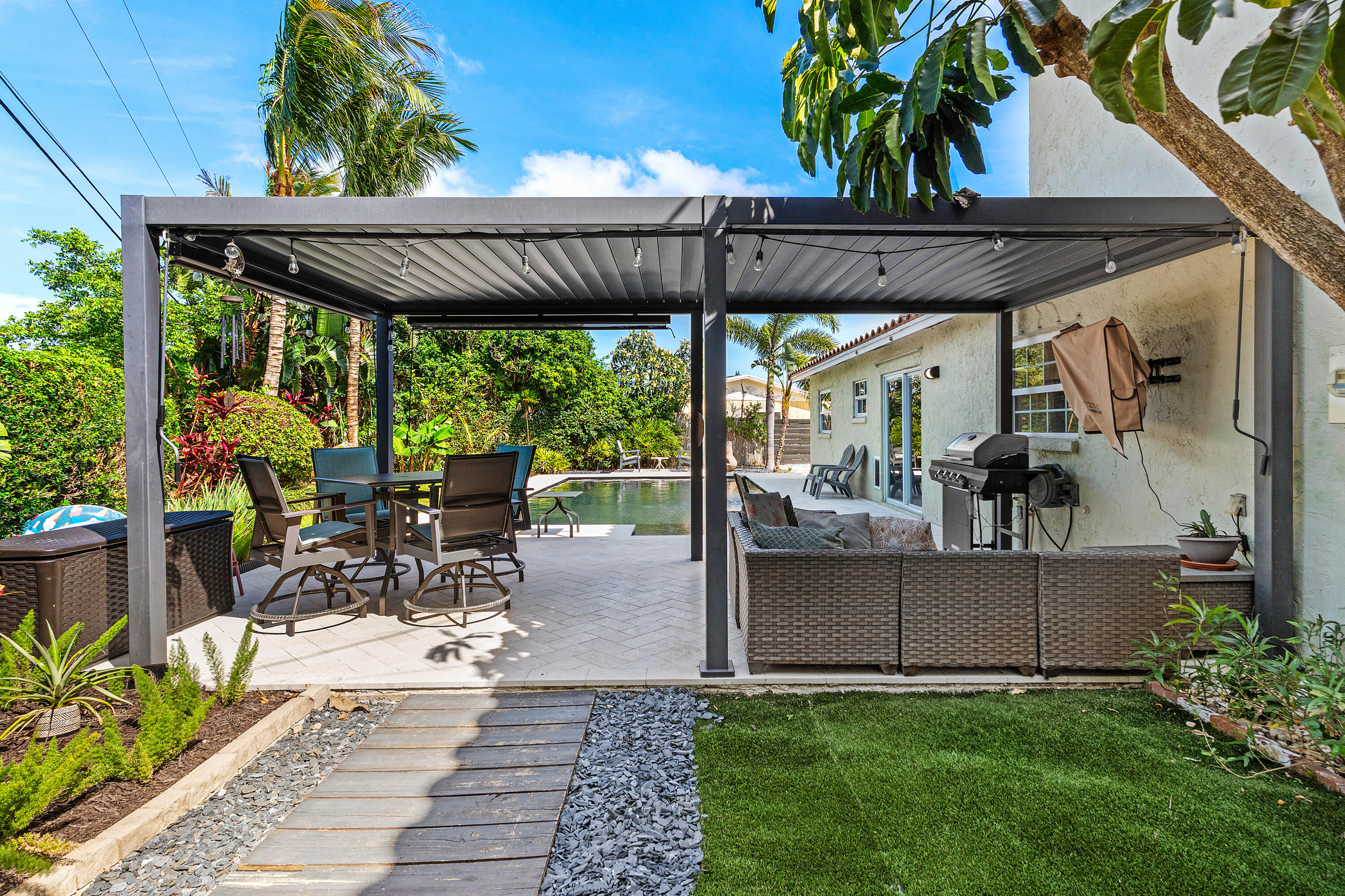 NORTH PALM BEACH VILLAGE OF 4 - Residential