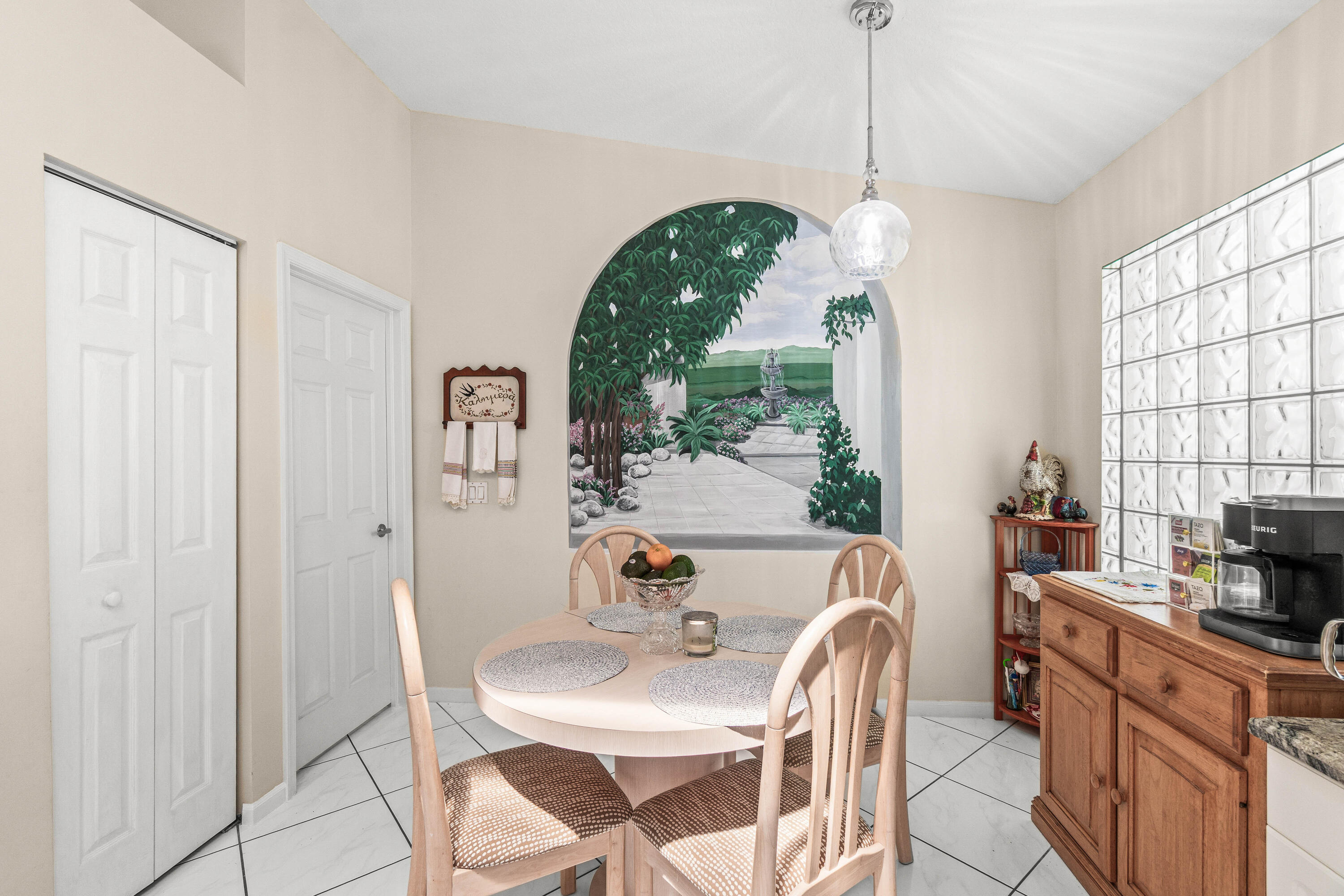 LAKERIDGE GREENS - Residential