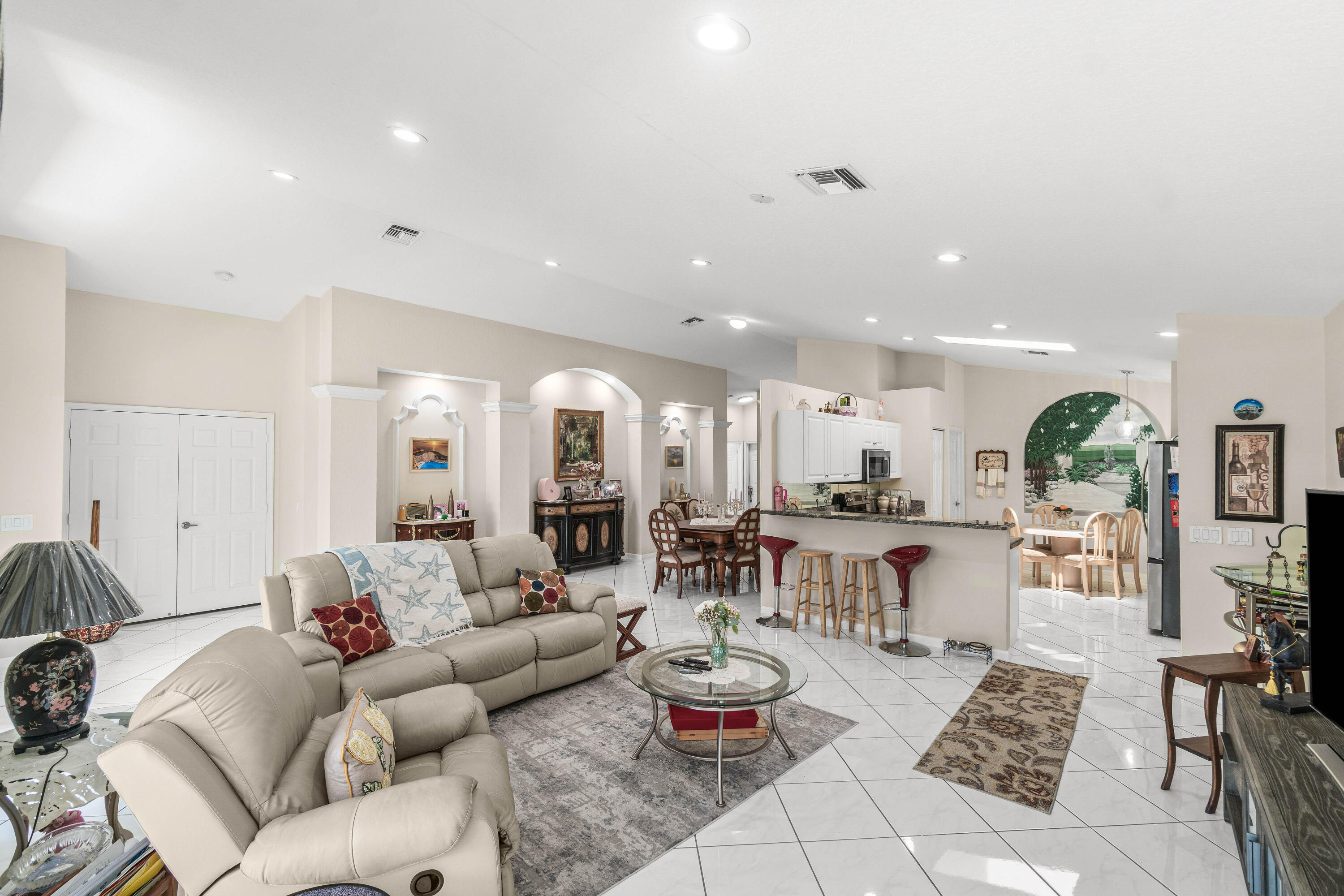 LAKERIDGE GREENS - Residential
