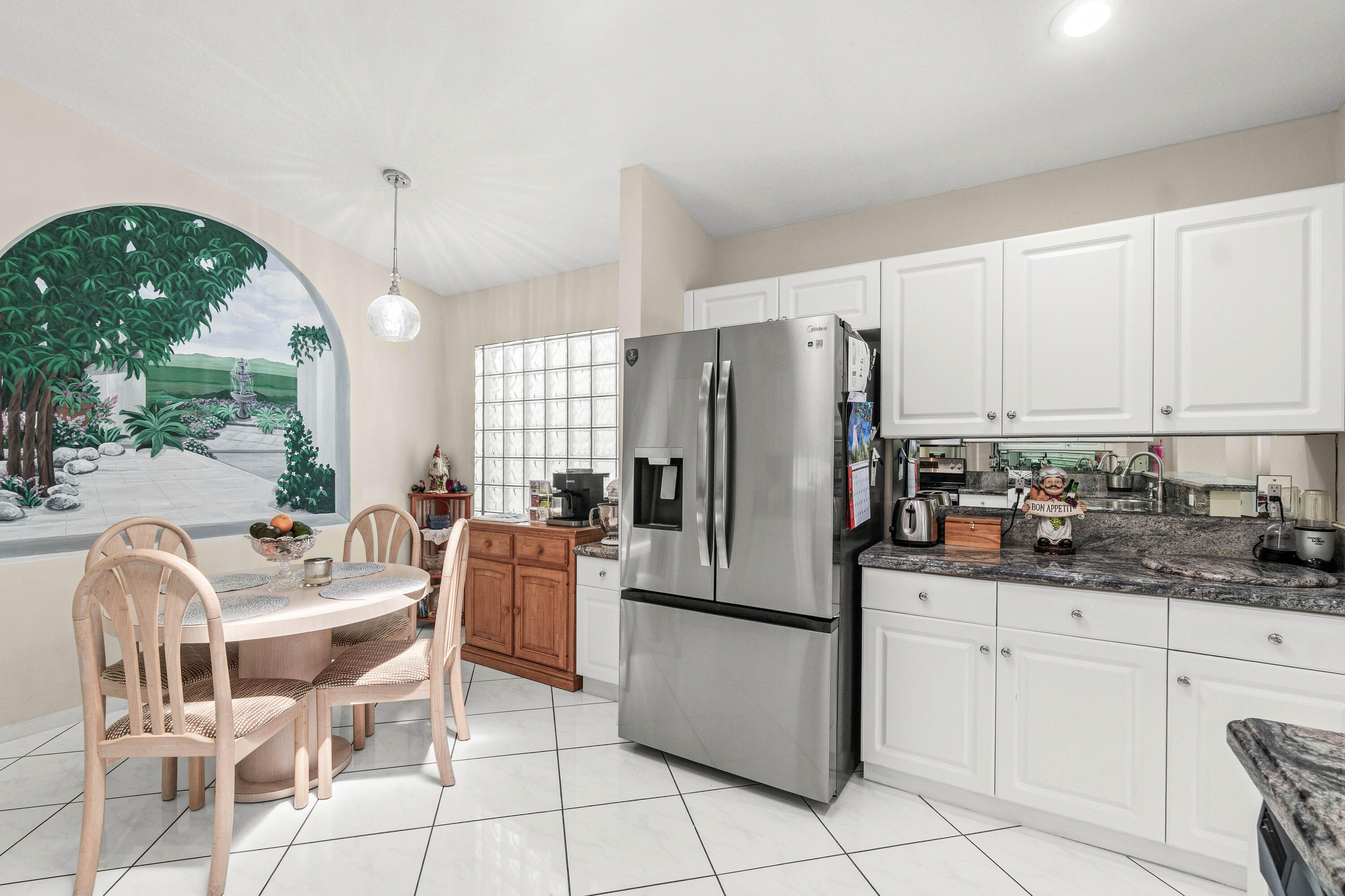 LAKERIDGE GREENS - Residential