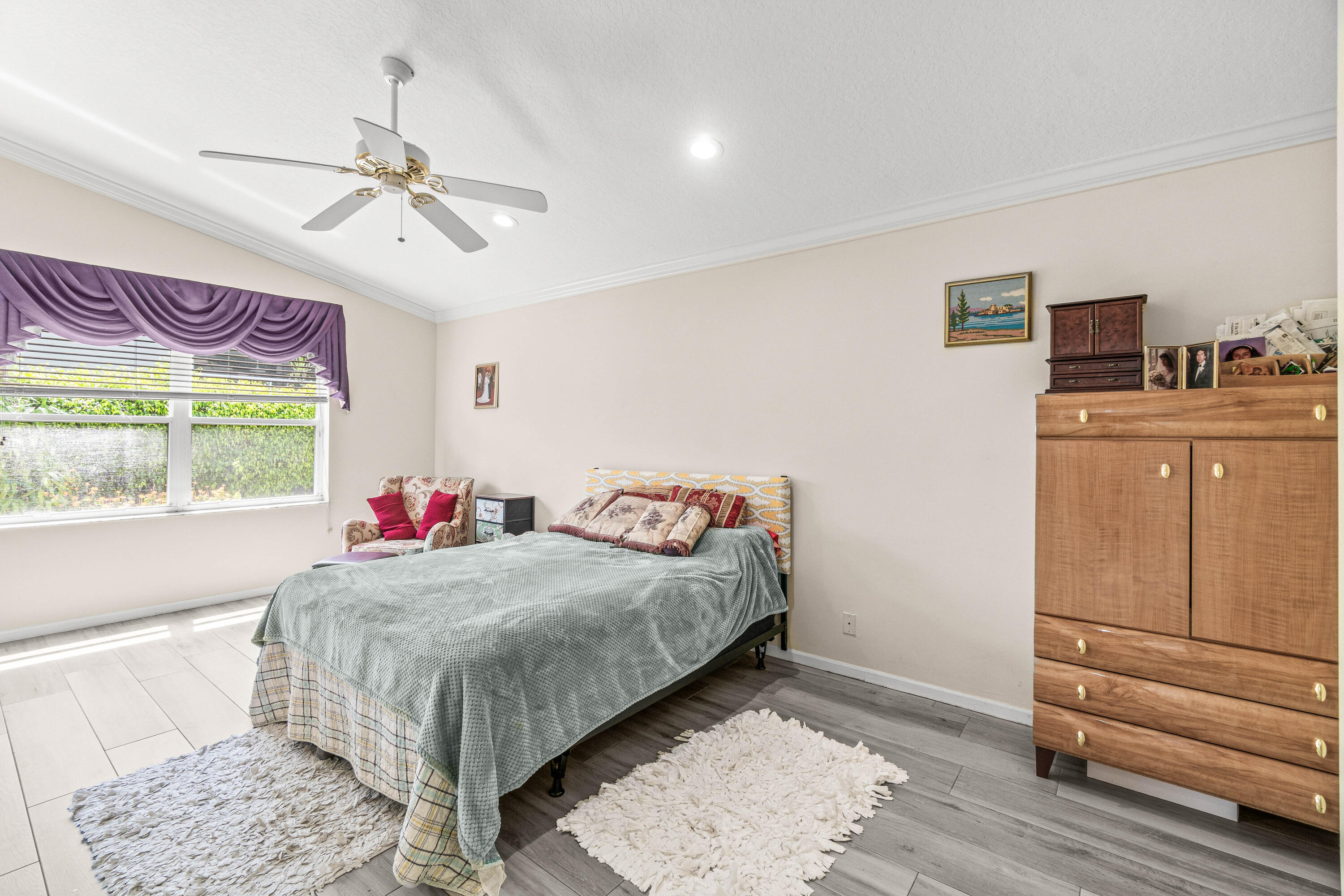 LAKERIDGE GREENS - Residential