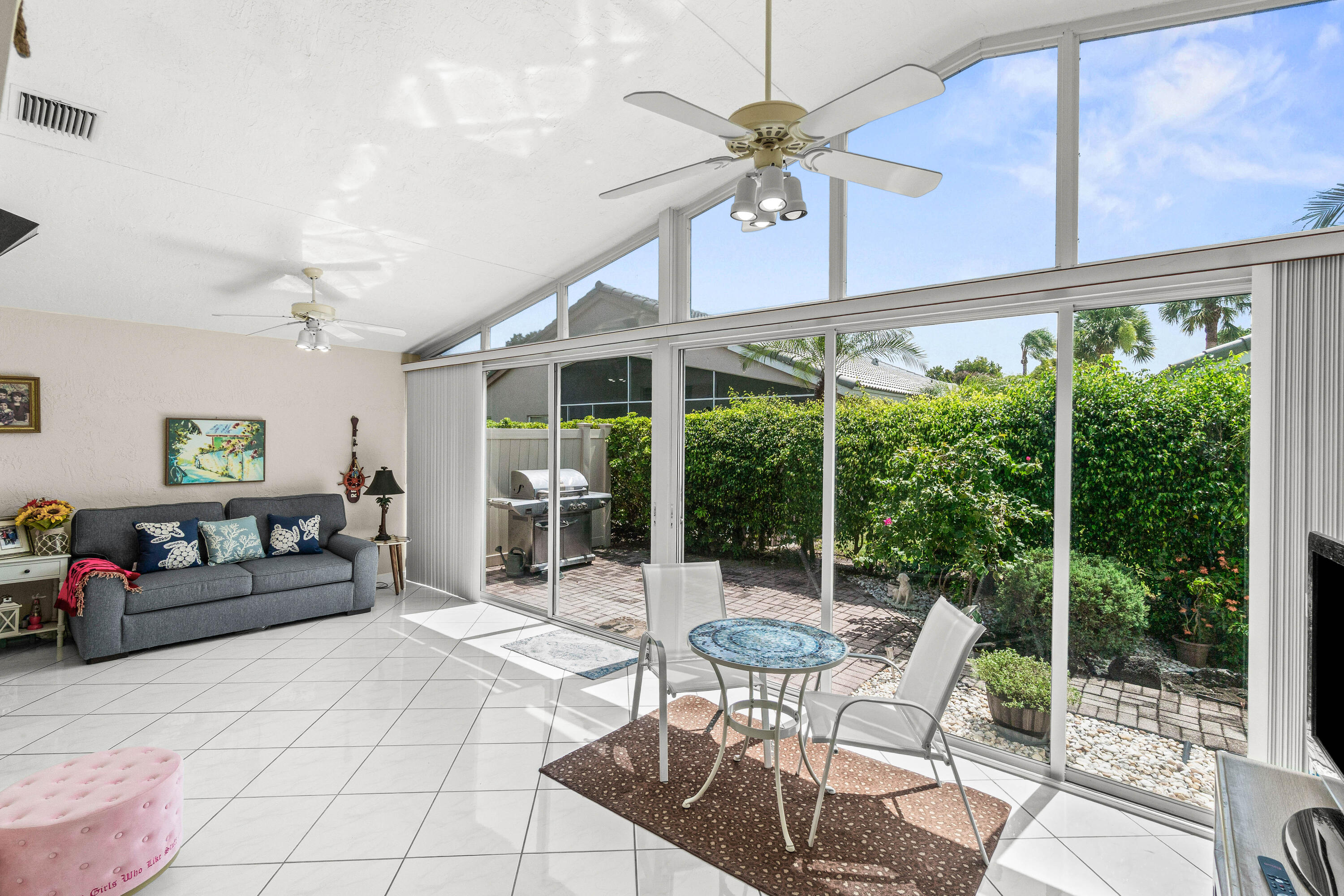 LAKERIDGE GREENS - Residential