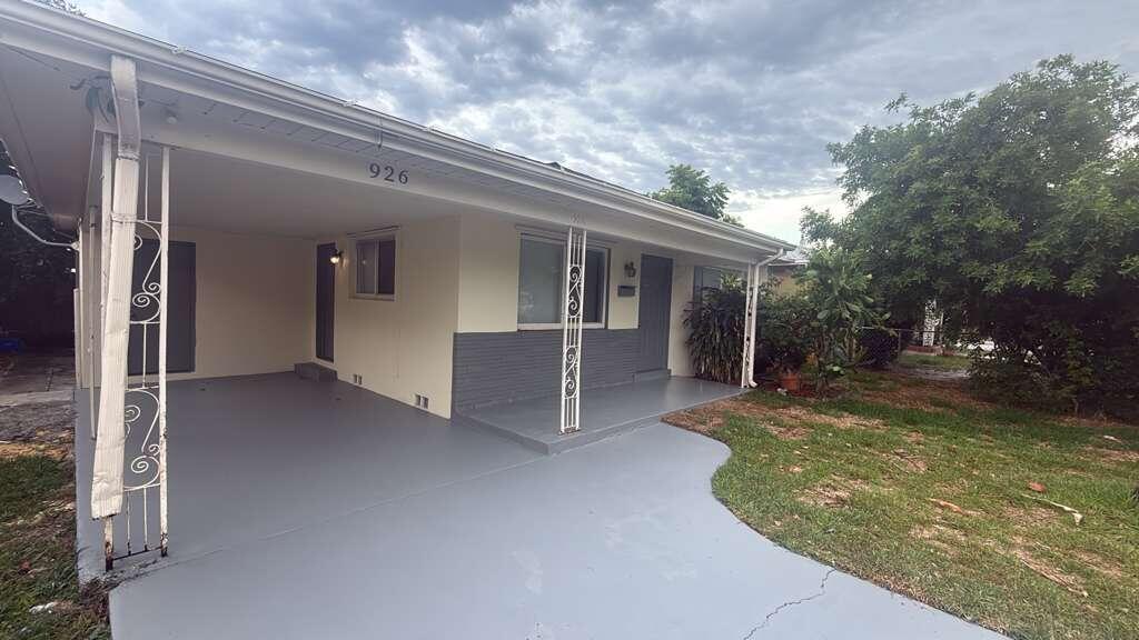 LAKE WORTH TOWN OF - Residential Income